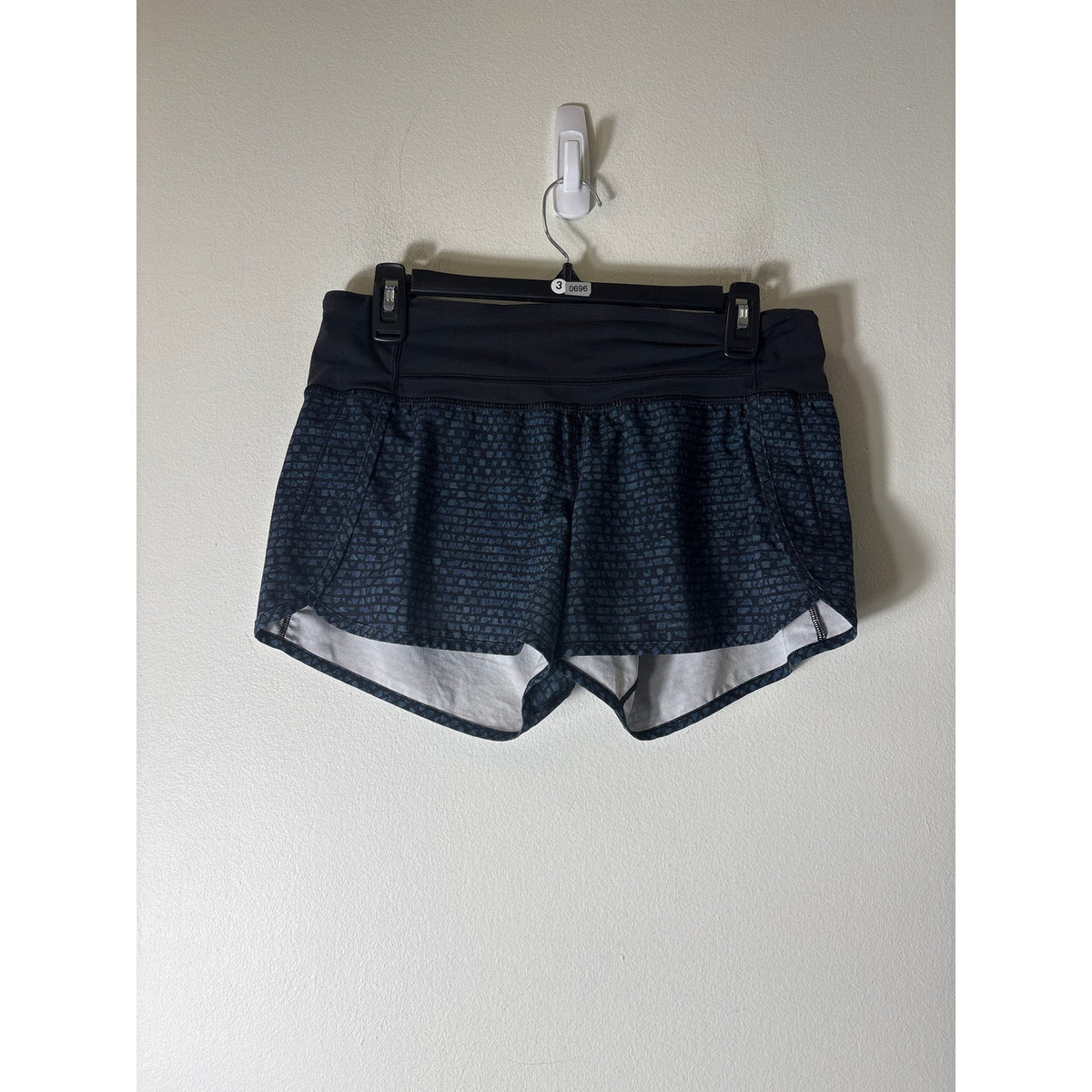 Lululemon Black and Dark Blue Athletic Shorts Sz 6