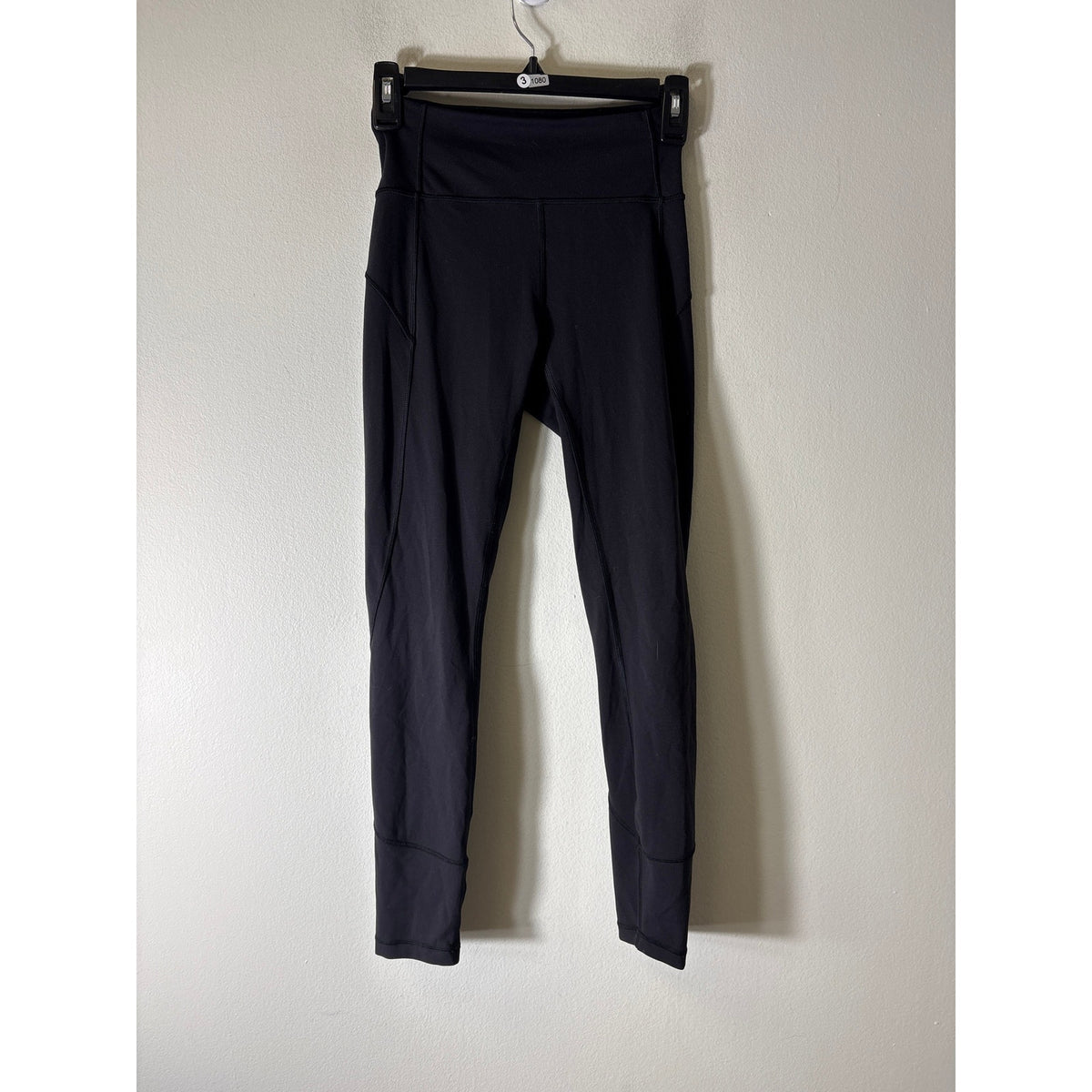 Lululemon Black Athletic Leggings with Inner Pocket Sz 4