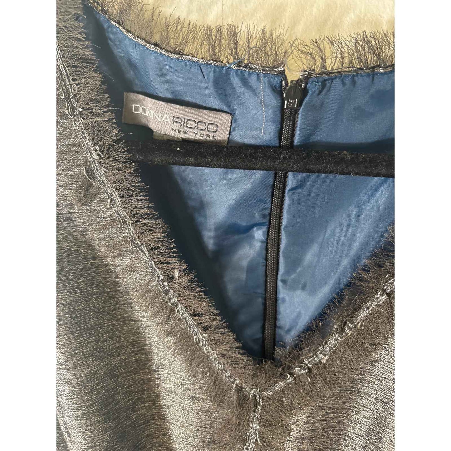 Donna Rico Silver Gray Sleeveless V-Neck Knee Length Dress Sz M