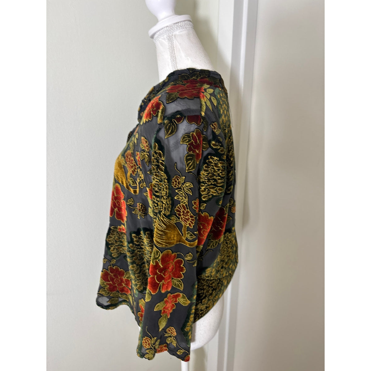 Uru Black Floral Velvet  Blouse sz 1 ( small)