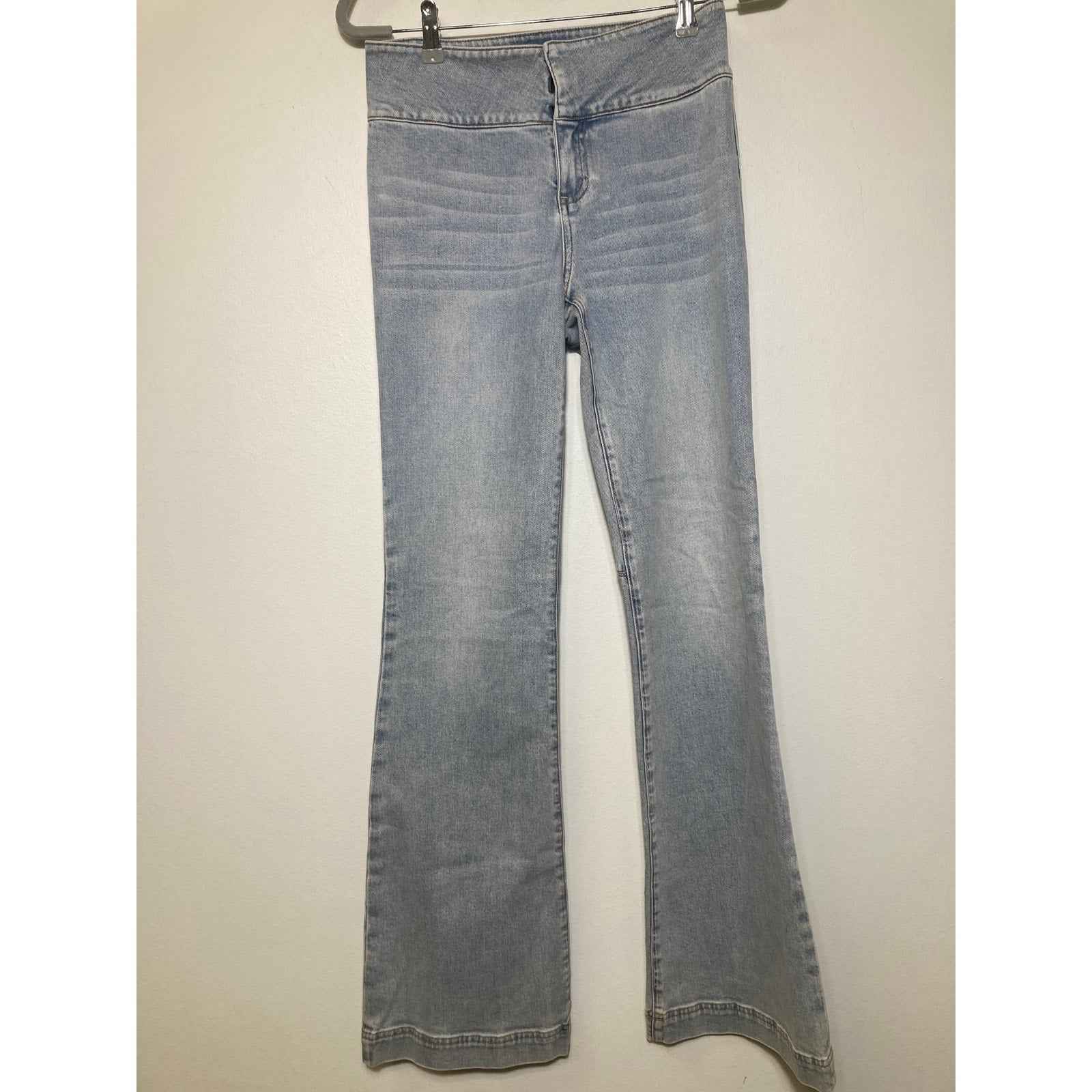 Alice + Olivia Light Wash High Waist Flare Leg Blue Jeans Sz 27