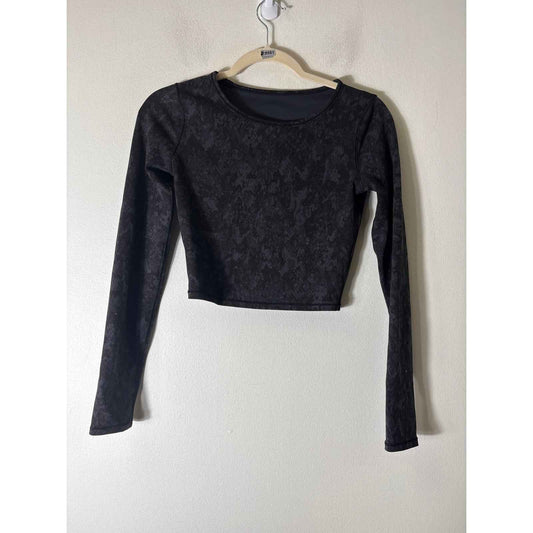 Lululemon Long Sleeve Black and Gray Snake Print Cropped Top Sz (fits like) S