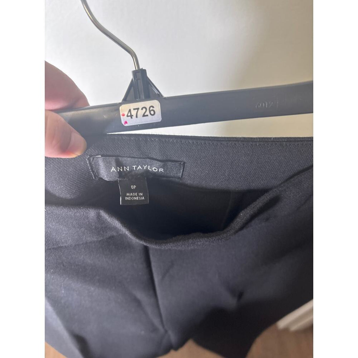 Ann Taylor Black Ankle Pants Side Zip Sz 0P