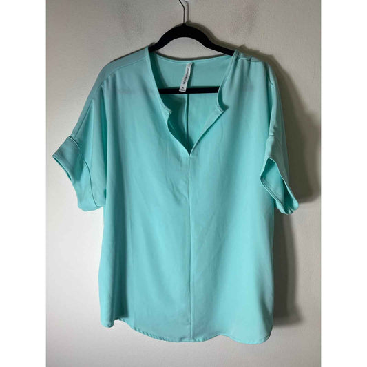 Bundle of 4 XL Short Sleeve Shirts Sz XL