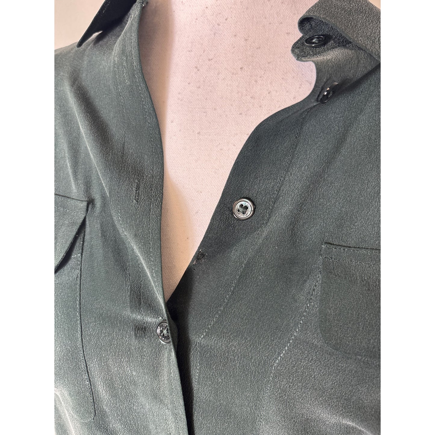 Equipment Femme Pine Green Long Sleeve Silk Button Up Shirt Sz M