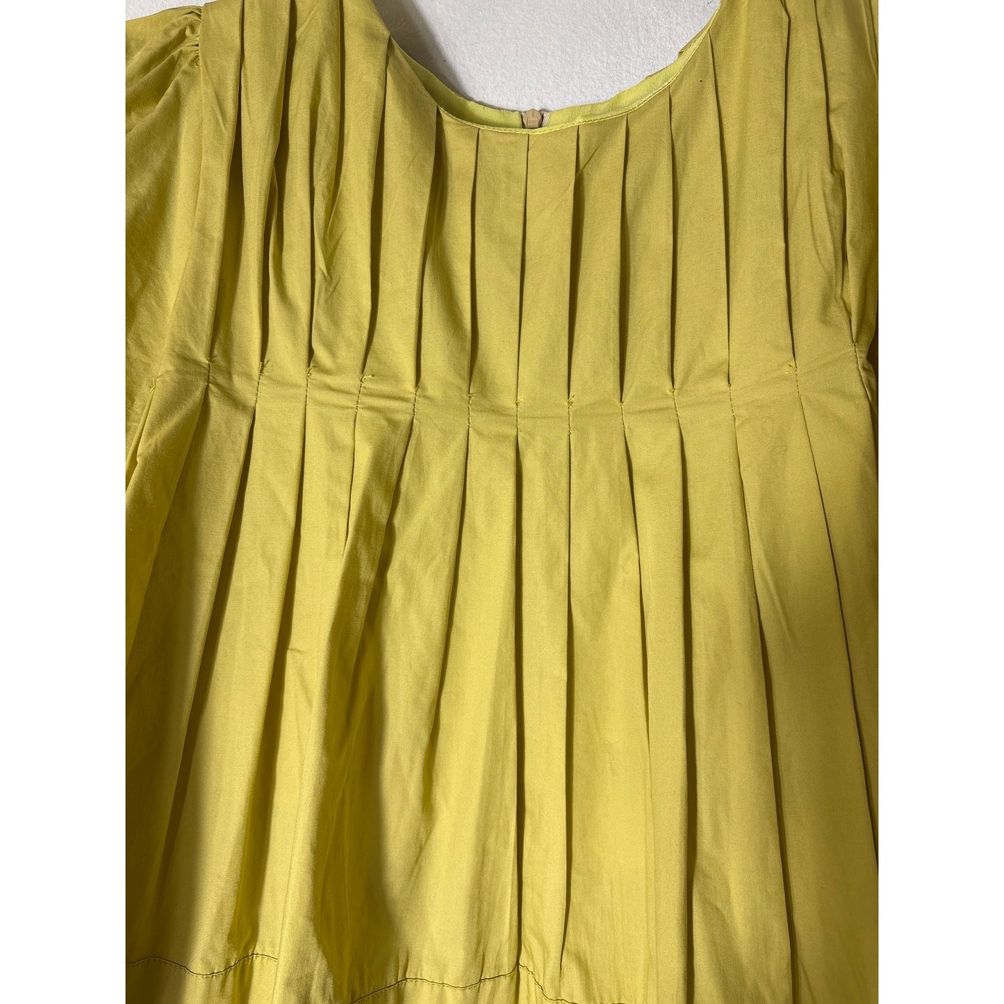 &merci Yellow Front Pleated Short Sleeve Swing Top Sz M