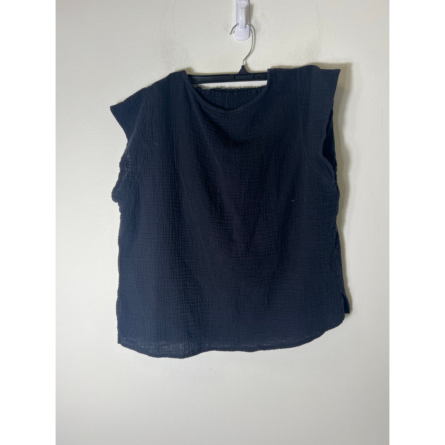 Three Dot Black Cap Sleeve V-Neck Textured Tee and Shorts Set Sz L