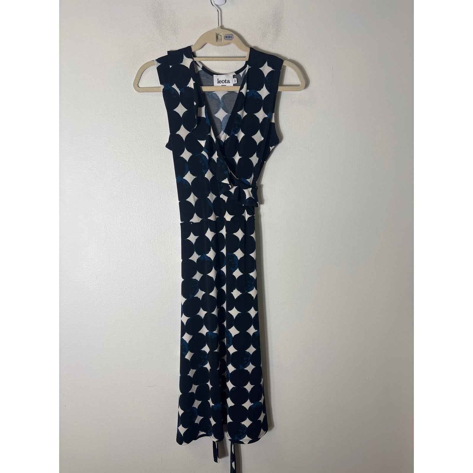 Leota Black White Sleeveless Faux Wrap Midi Dress Sz M