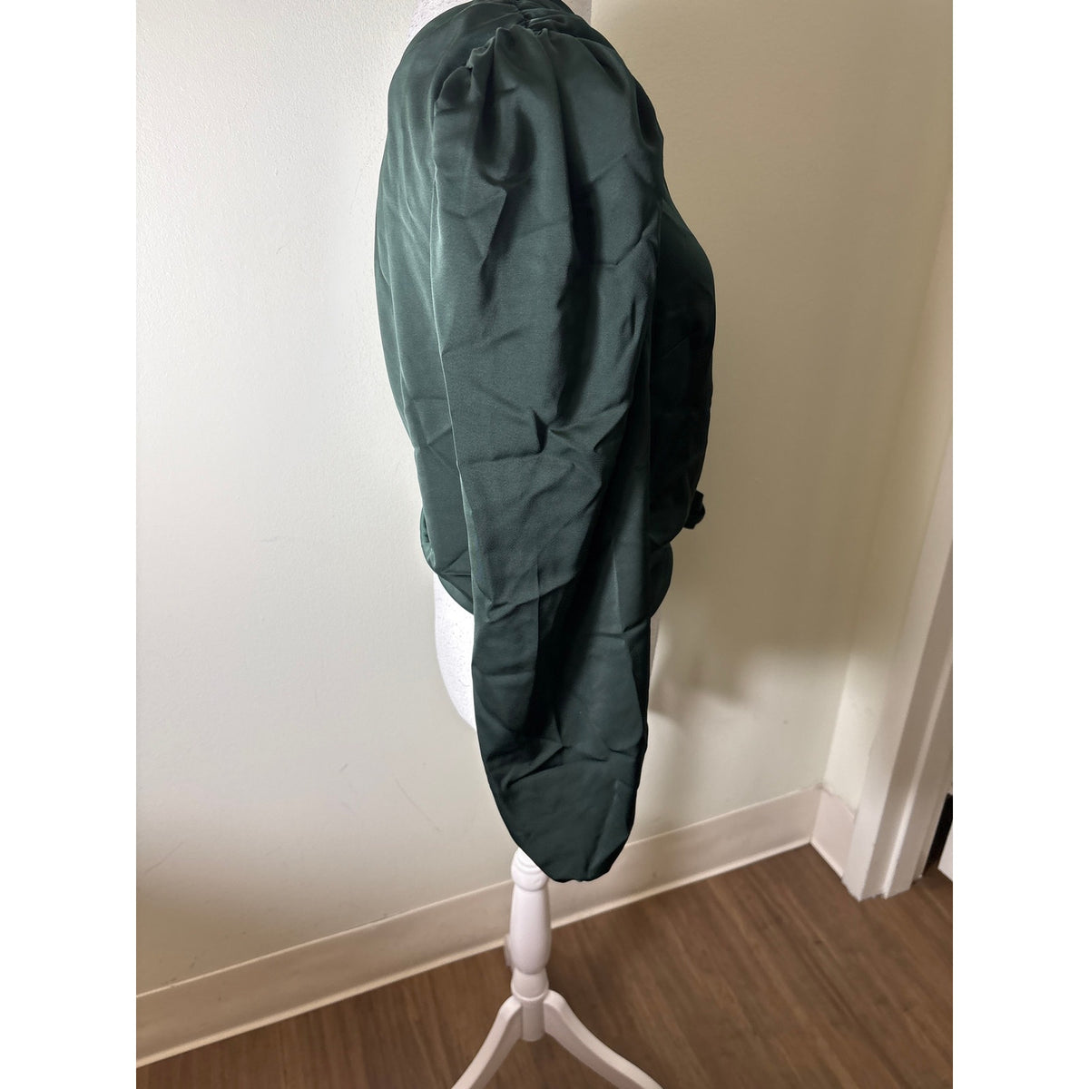 Lovers & Friends Hunter Green One Sleeve Special occasion Top Sz M