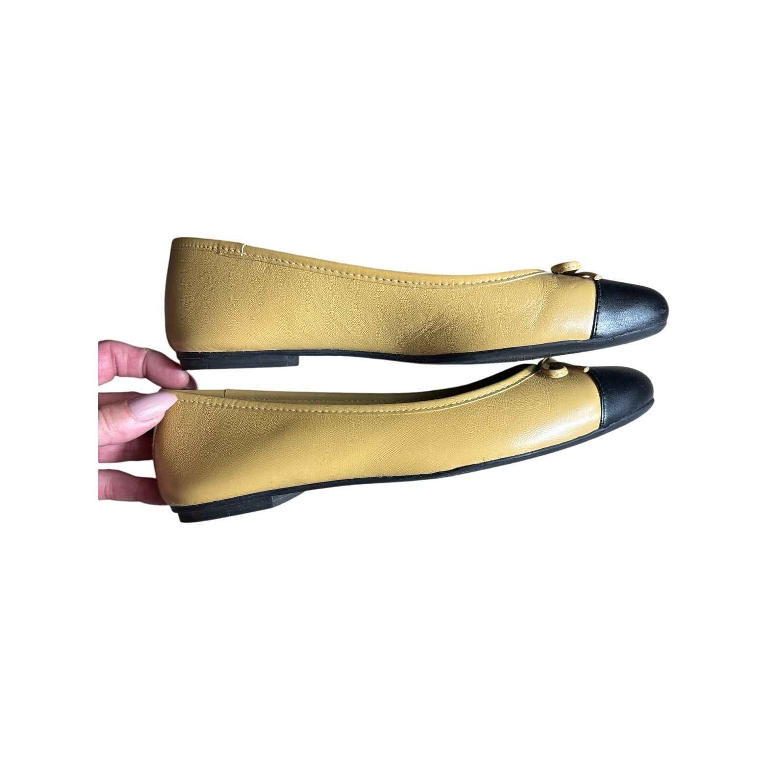 NWOB sf/ny Tan Black Leather Ballet Flats Sz 7.5