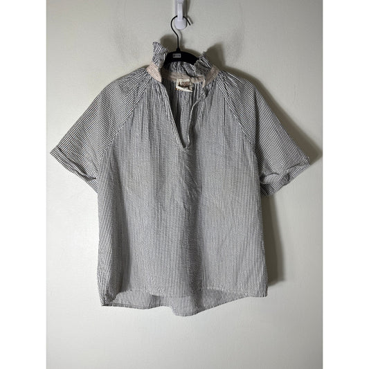A Shirt Thing Gray and White Seer Sucker Short Sleeve Top Sz S