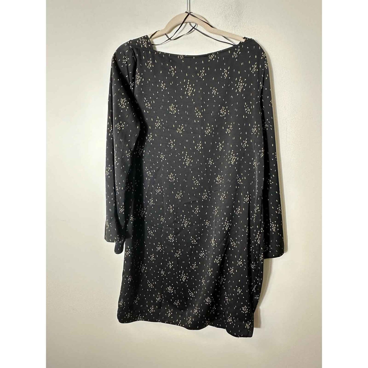 NWOT Prologue Black and Gold Midi Length Shift Dress Sz. M