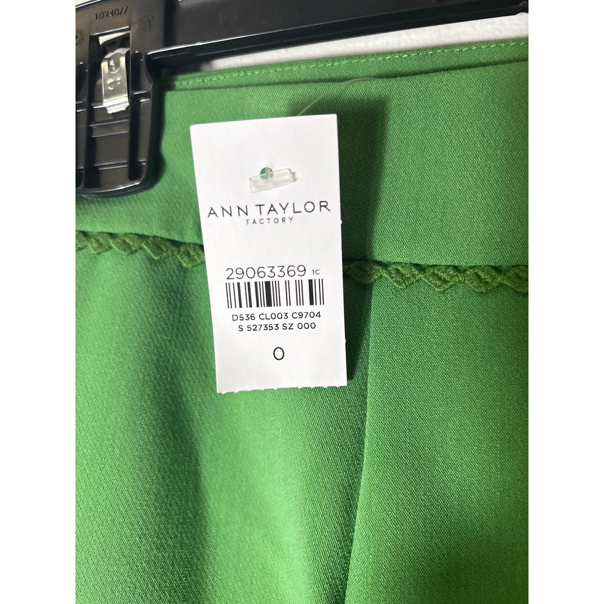 NWT Ann Taylor Bright Green Knee Length Pencil Skirt Sz 0