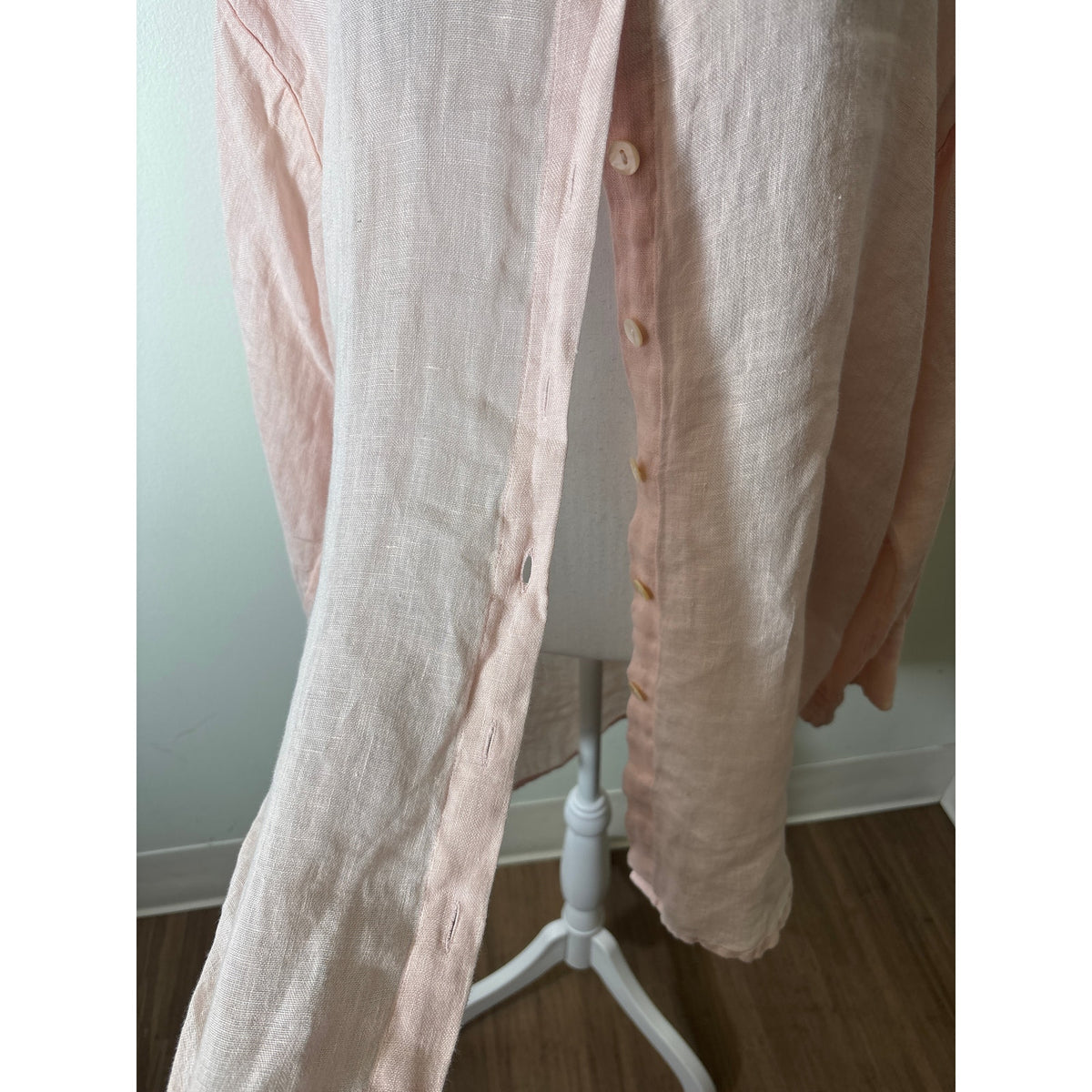 Vitamin A Pink Long Sleeve Gauzy Linen Button Up Shirt Sz S