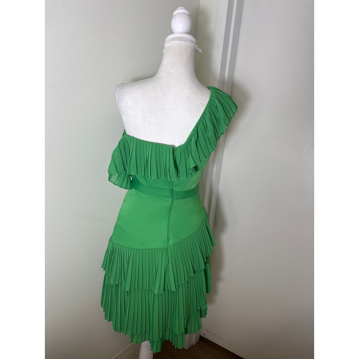 BCBG Kelly Green Pleated Ruffle Mini Cocktail Dress Sz 2