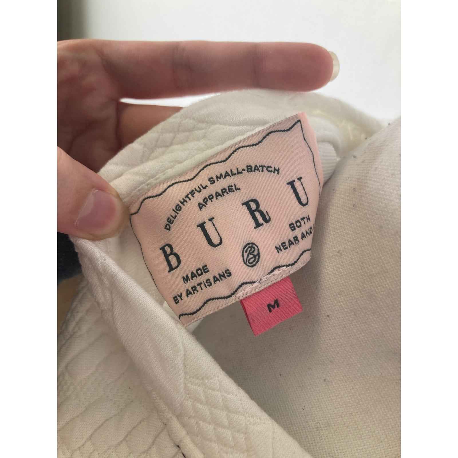 Buru White Cable Textured Top Sz M