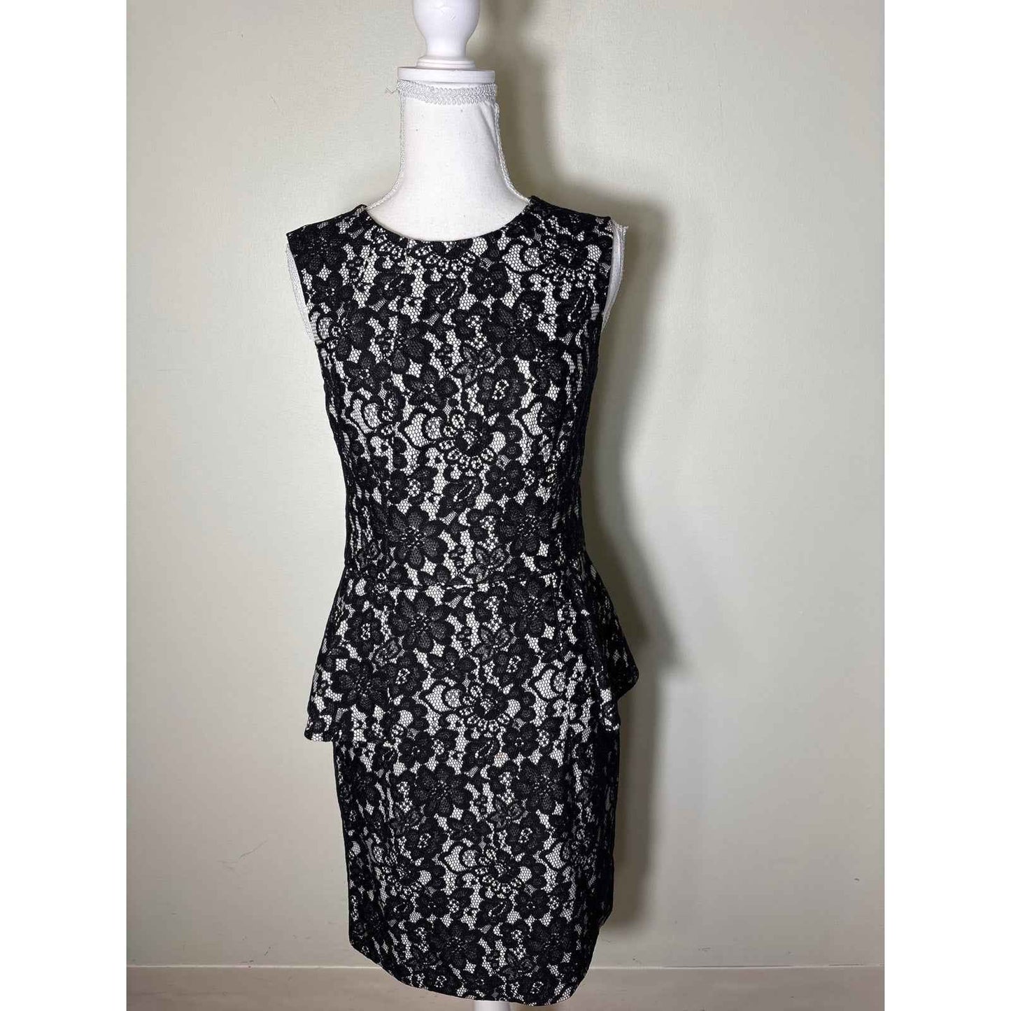 Shoshanna White Black Lace Peplum Knee Length Sleeveless Dress Sz 4