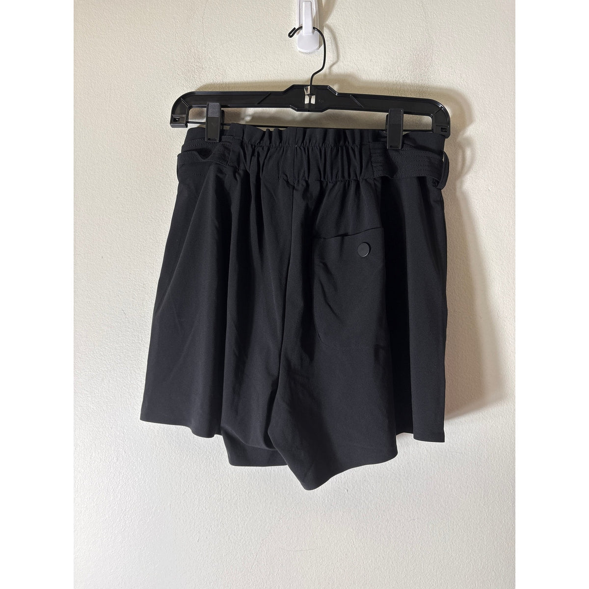 Athleta Black Syline Short II Sz 4