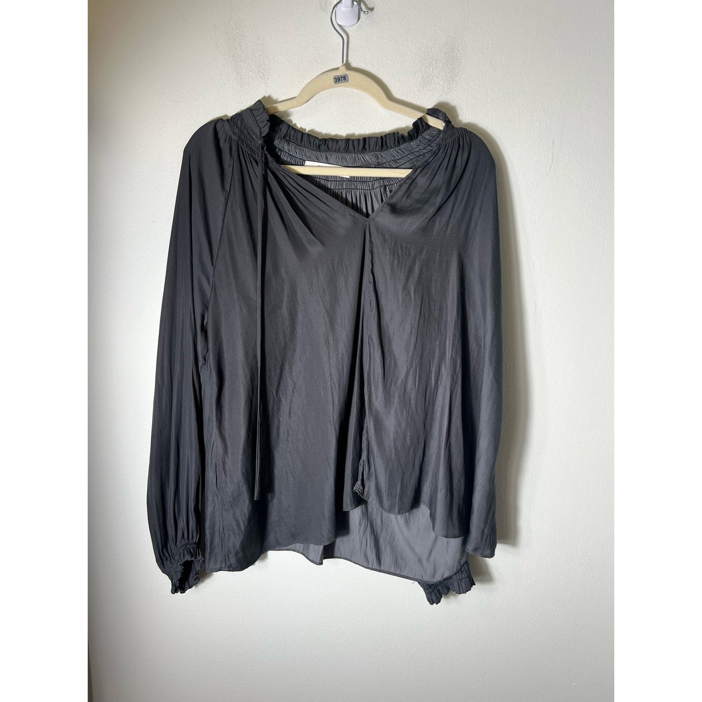 Womens Musturd Seed Gray V-Neck Blouse Sz M
