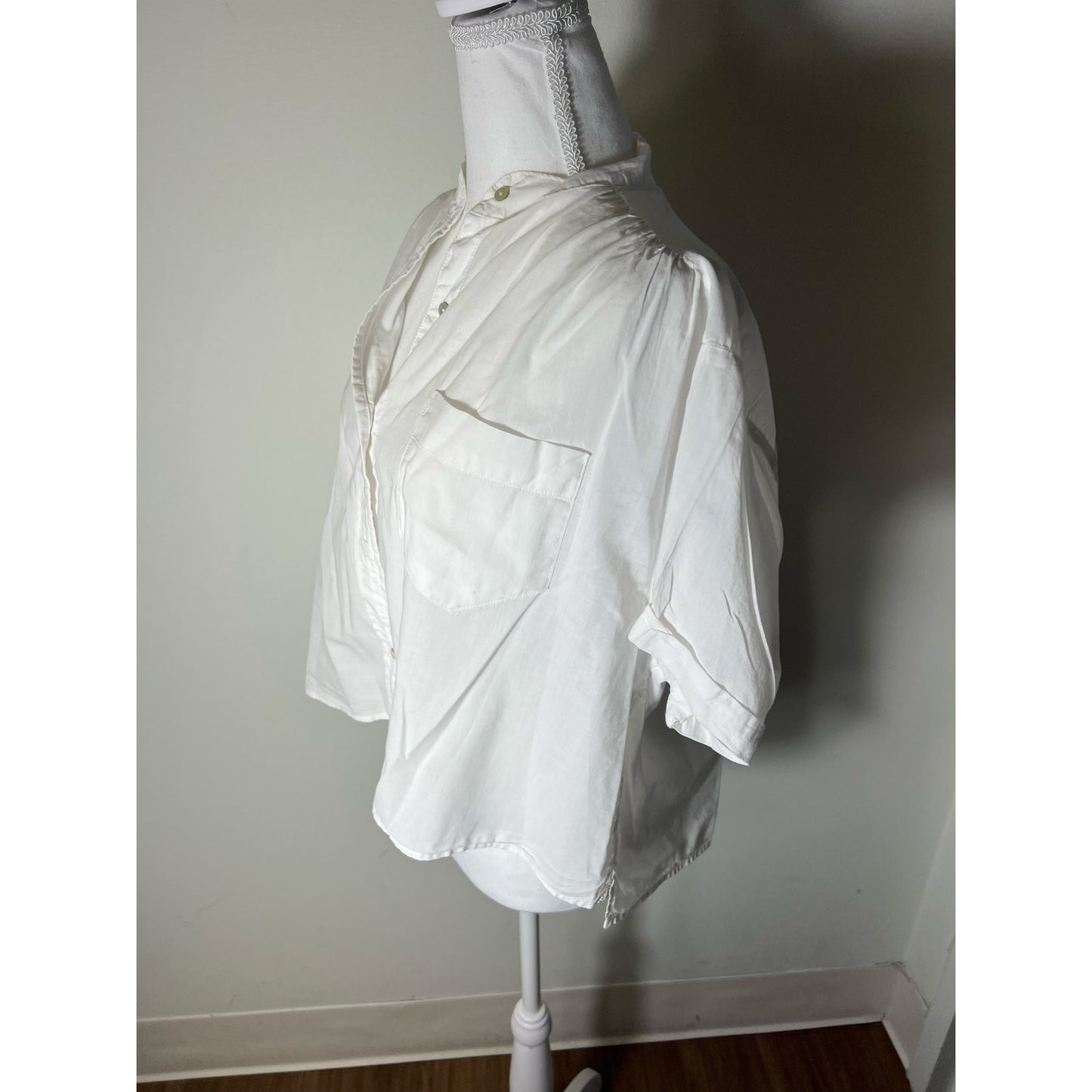 Cali by Cali Dreaming White Short Sleeve Cropped Button Up Cotton Shirt Sz M