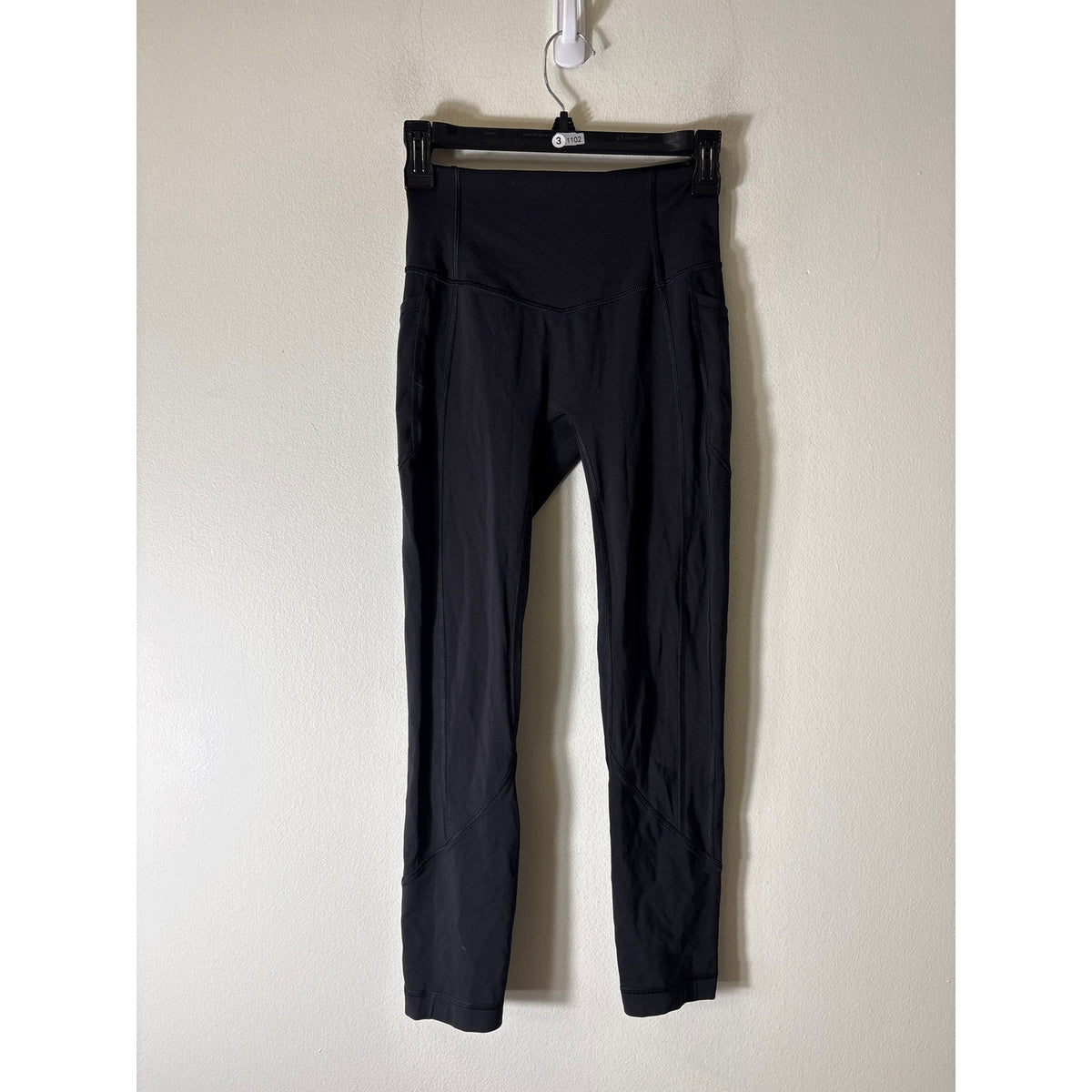 Lululemon Black Pocketed Athletic Leggings Sz 4