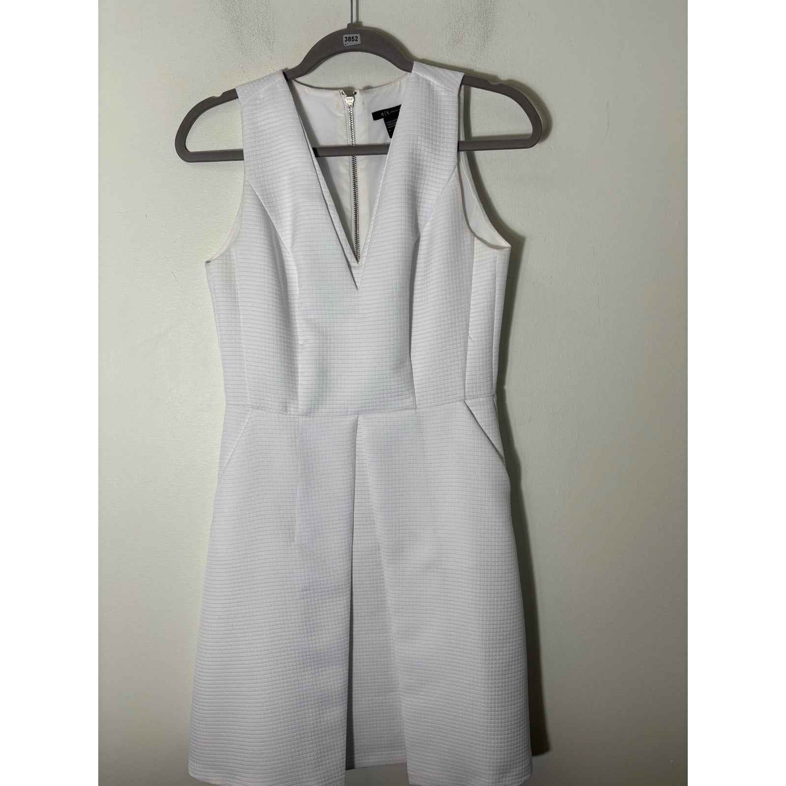 Armani Exchange White Sleeveless V-Neck Knee Length Dress Sz 4