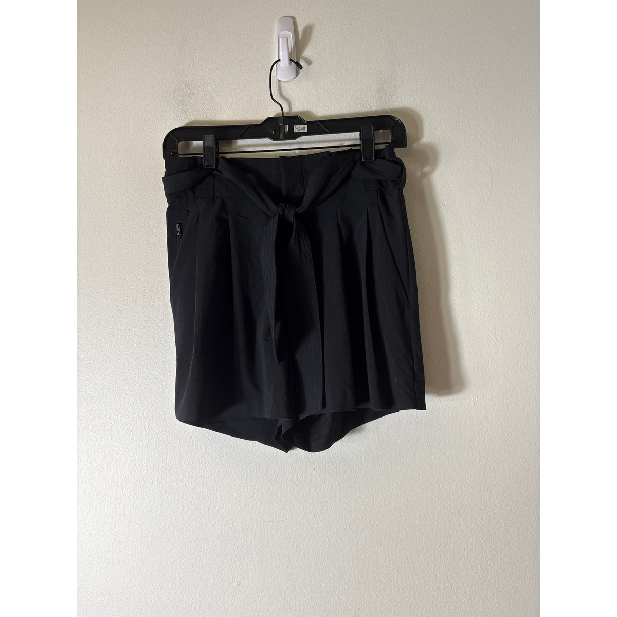 Athleta Black Syline Short II Sz 4