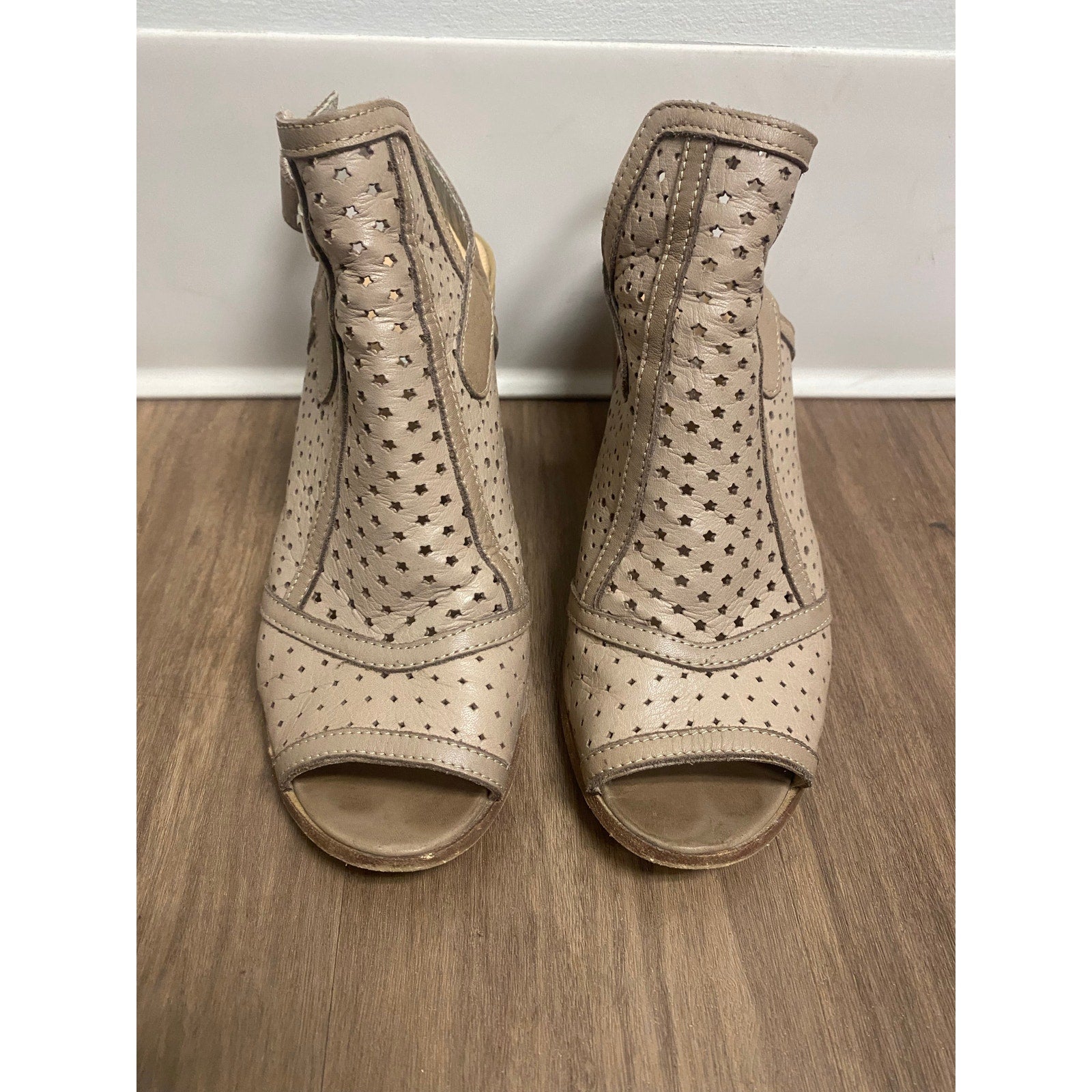 Cleere Closet | New & Used Designer Clothing, Shoes, Bags & Jewelry for All