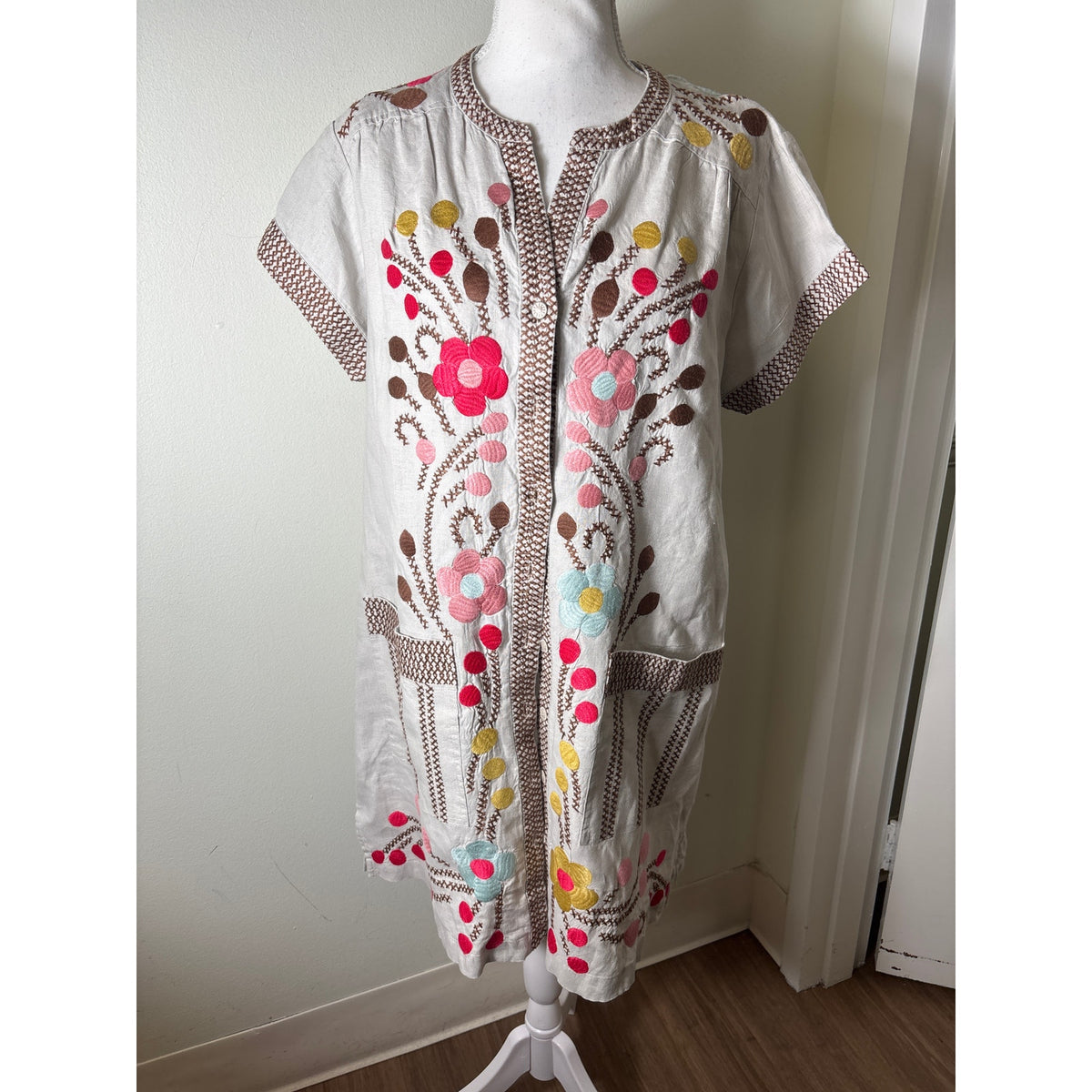 Johnny Was Gray Brown Floral Embroidered Short Sleeve Knee Length Dress Sz S