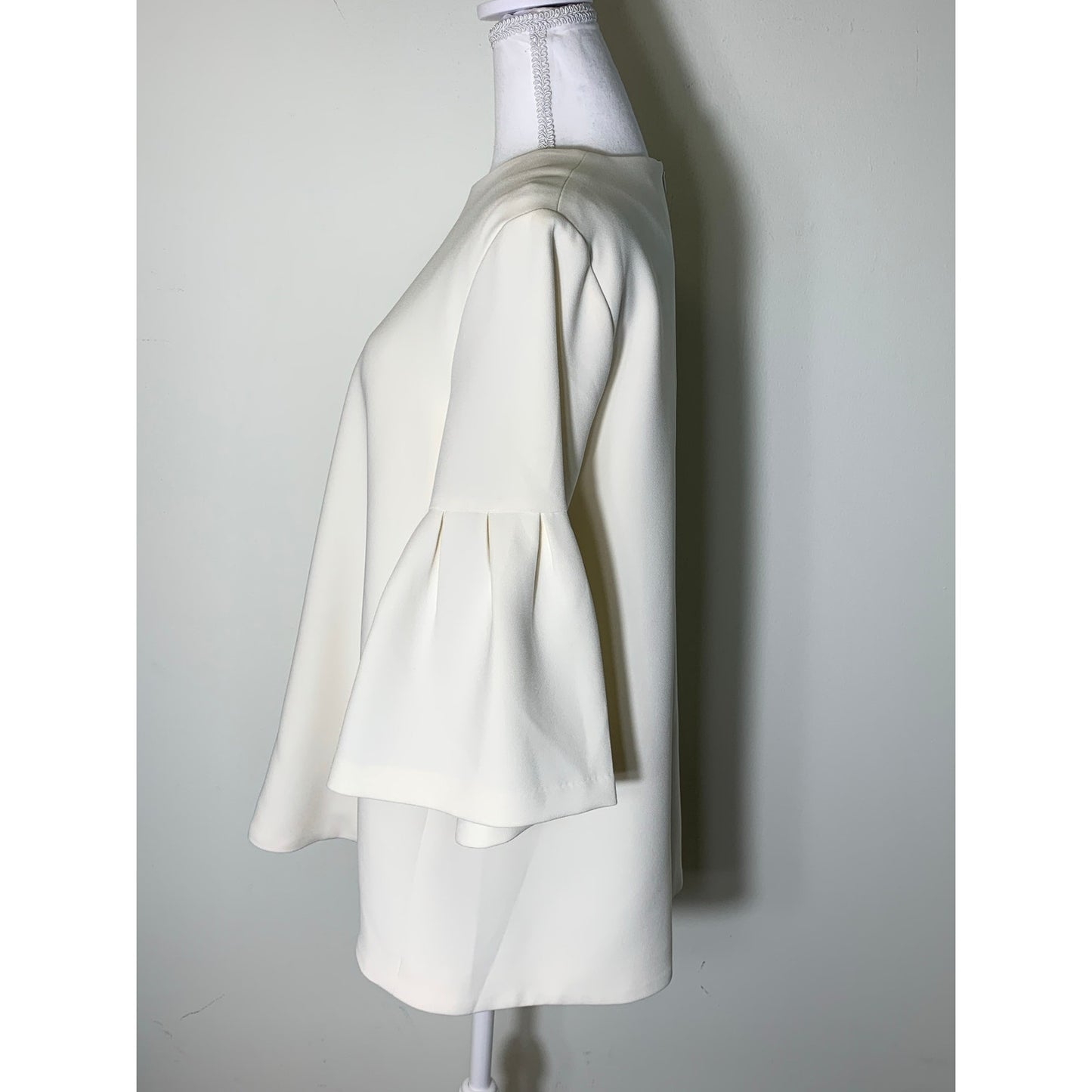 Edit White Bell Sleeve Top Sz L