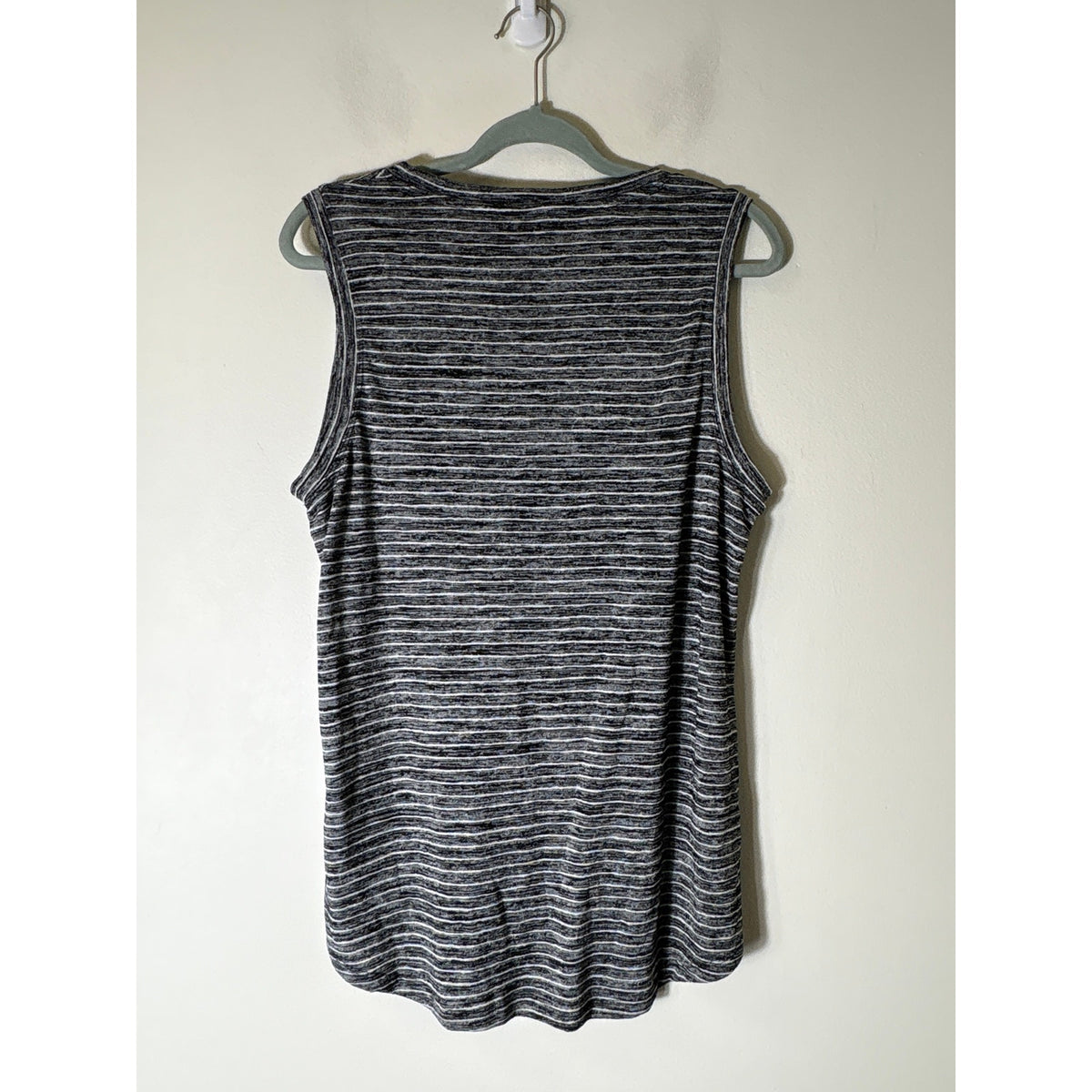 Athleta Black White Sleeveless Crew Neck Athletic Top Sz LG