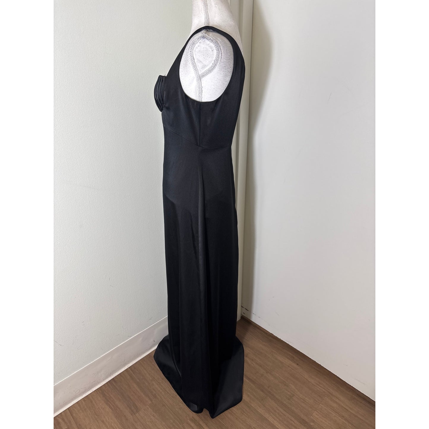 BCBG Black Bustier Sleeveless Floor Length Formal Gown Sz 4