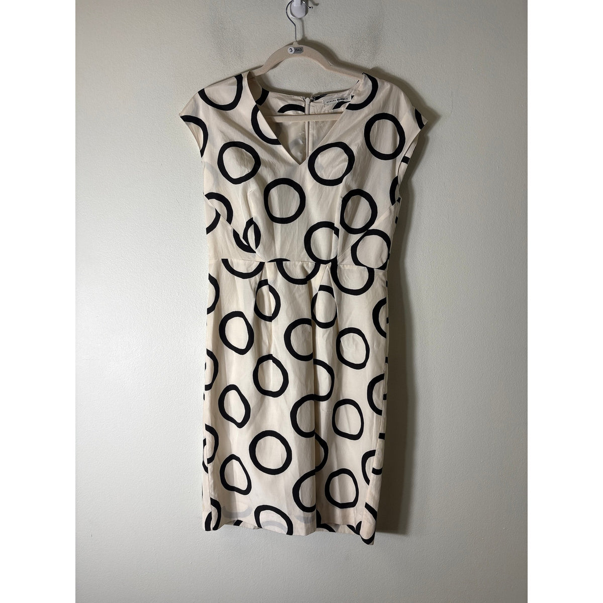 Banana Republic Off White and Black Cap Sleeve Midi Dress Sz s