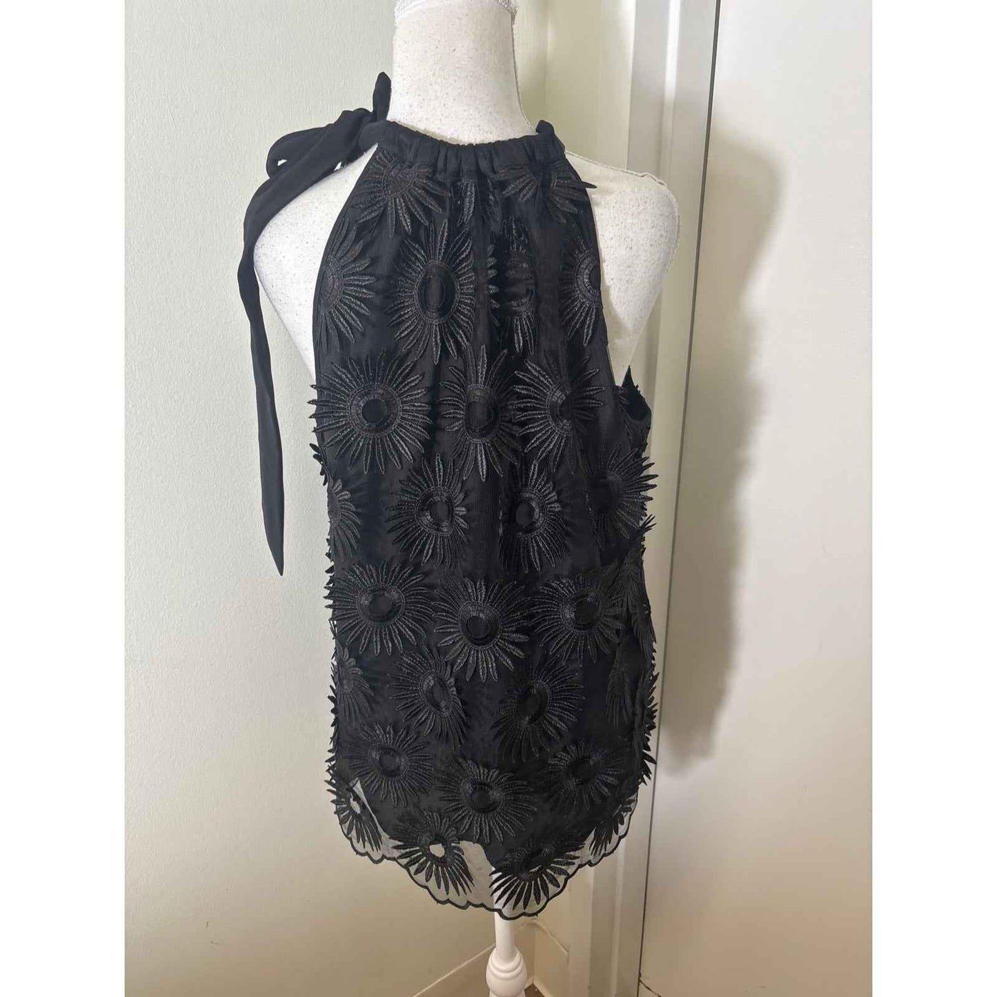Trina Turk Black Embroidered Flowers with Lace Overlay Sz L