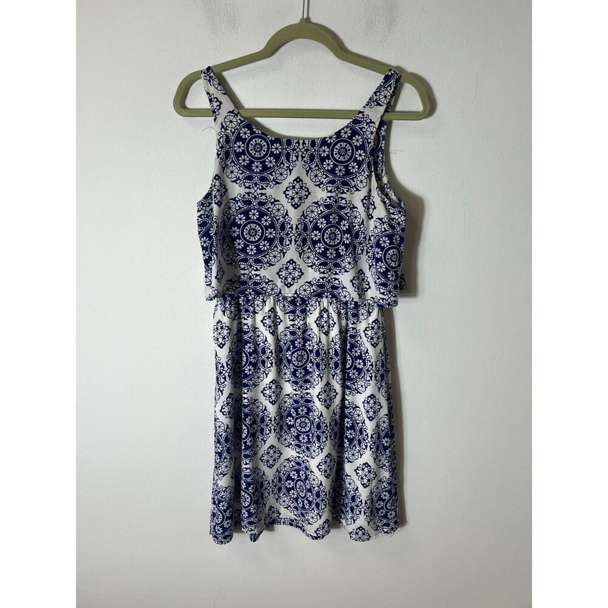 Charlee Navy and White Pattern Dress Size Small