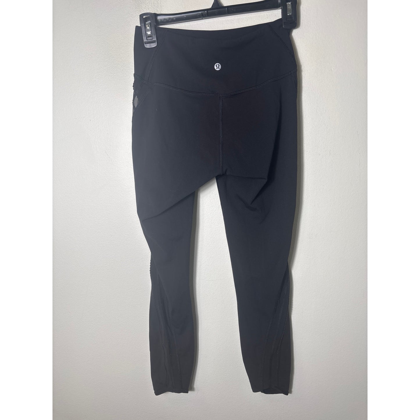 Athleta Black Leggings with Mesh Detailing on the Sides Sz 6