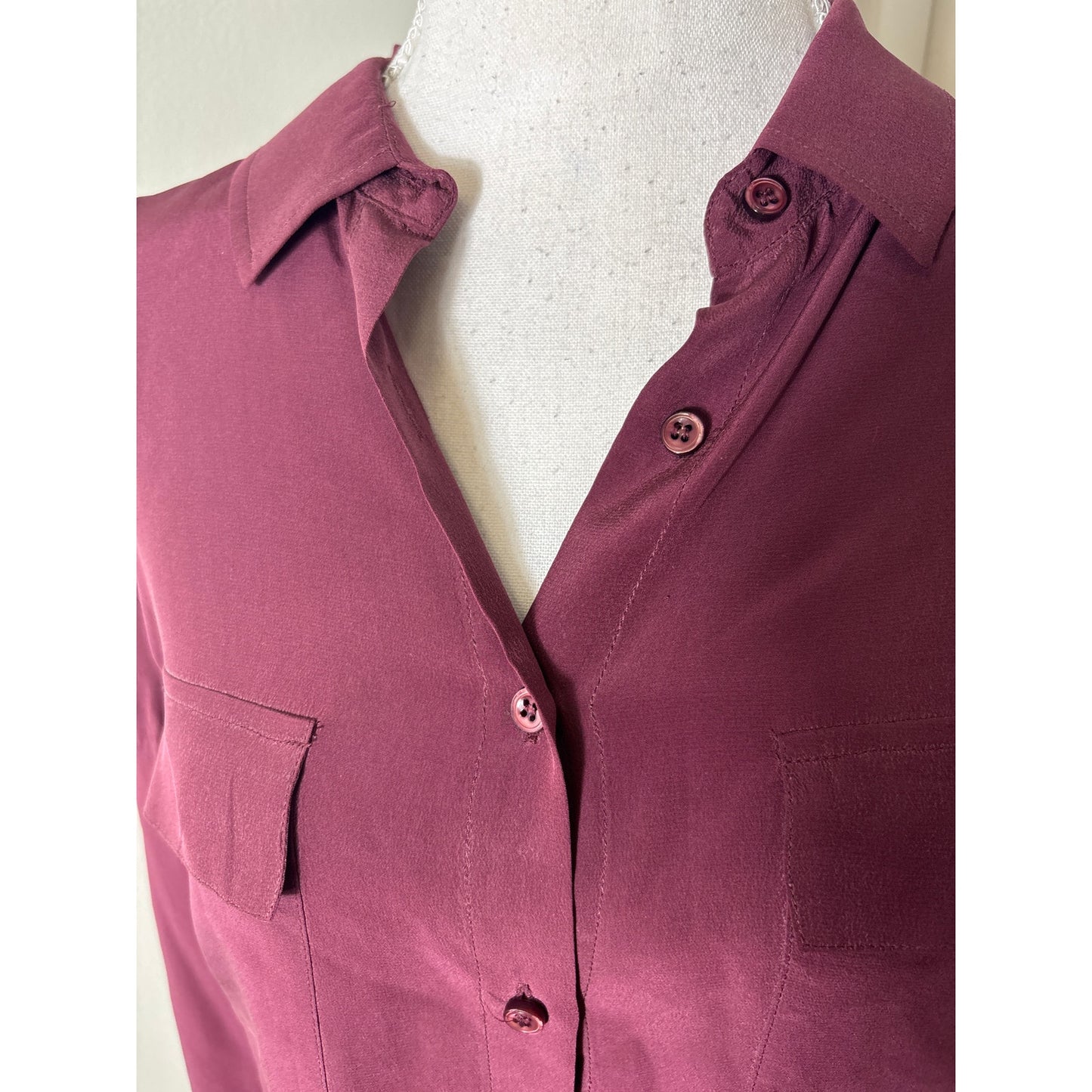 Equipment Femme Plum Long Sleeve Button Up Silk Shirt Sz M