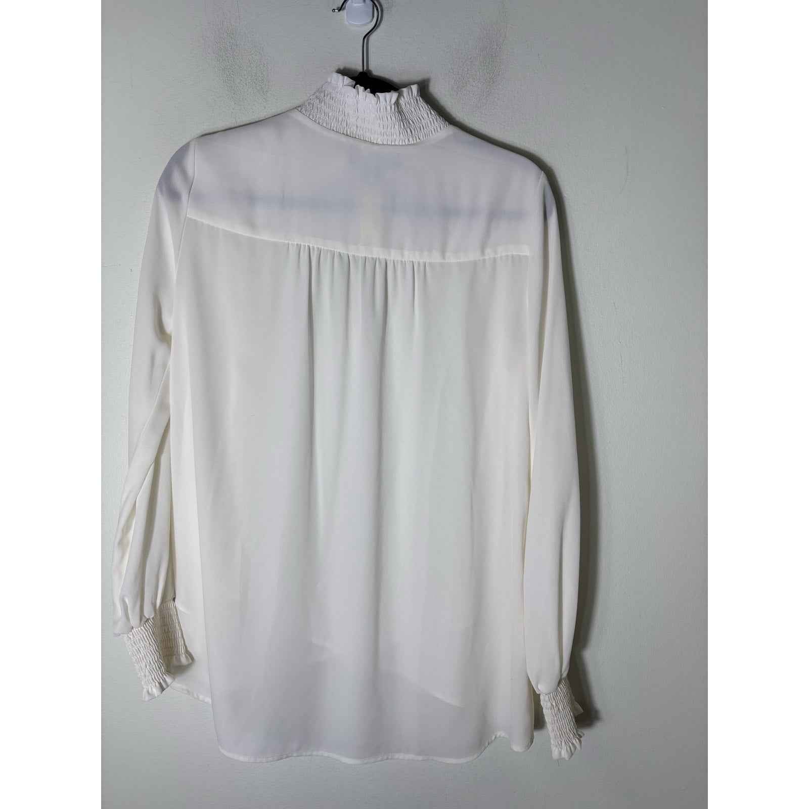 Fifteen Twenty Ivory Long Sleeve V-Neck Smocked Cuffs and Collar Sz XS