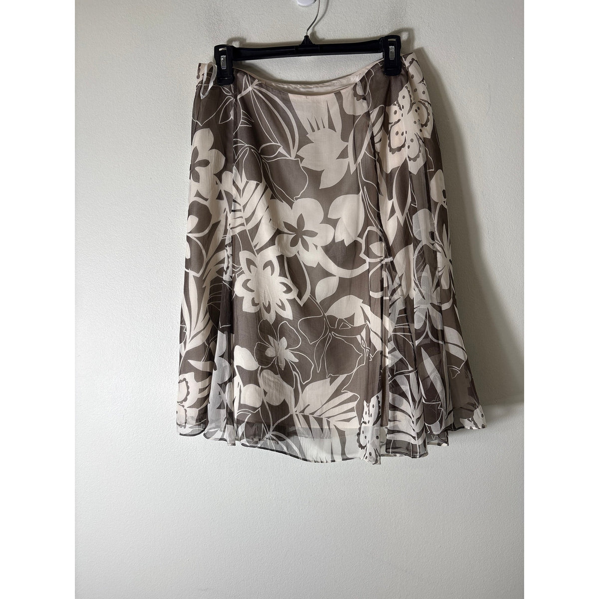Worth Gray and Off White Floral Silk Knee Length Skirt Sz 6