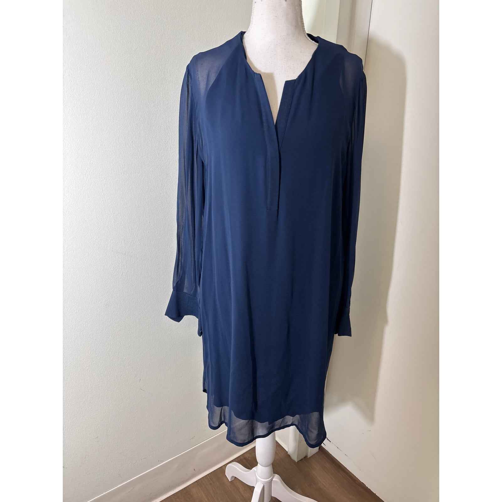 Vince Navy Blue Long Sleeve V-Neck Knee Length Dress Sz 10