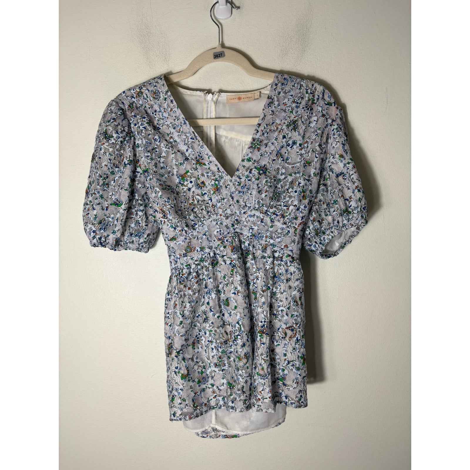 Tory Burch Gray Puff Sleeve Fitted V-Neck Top Sz 2