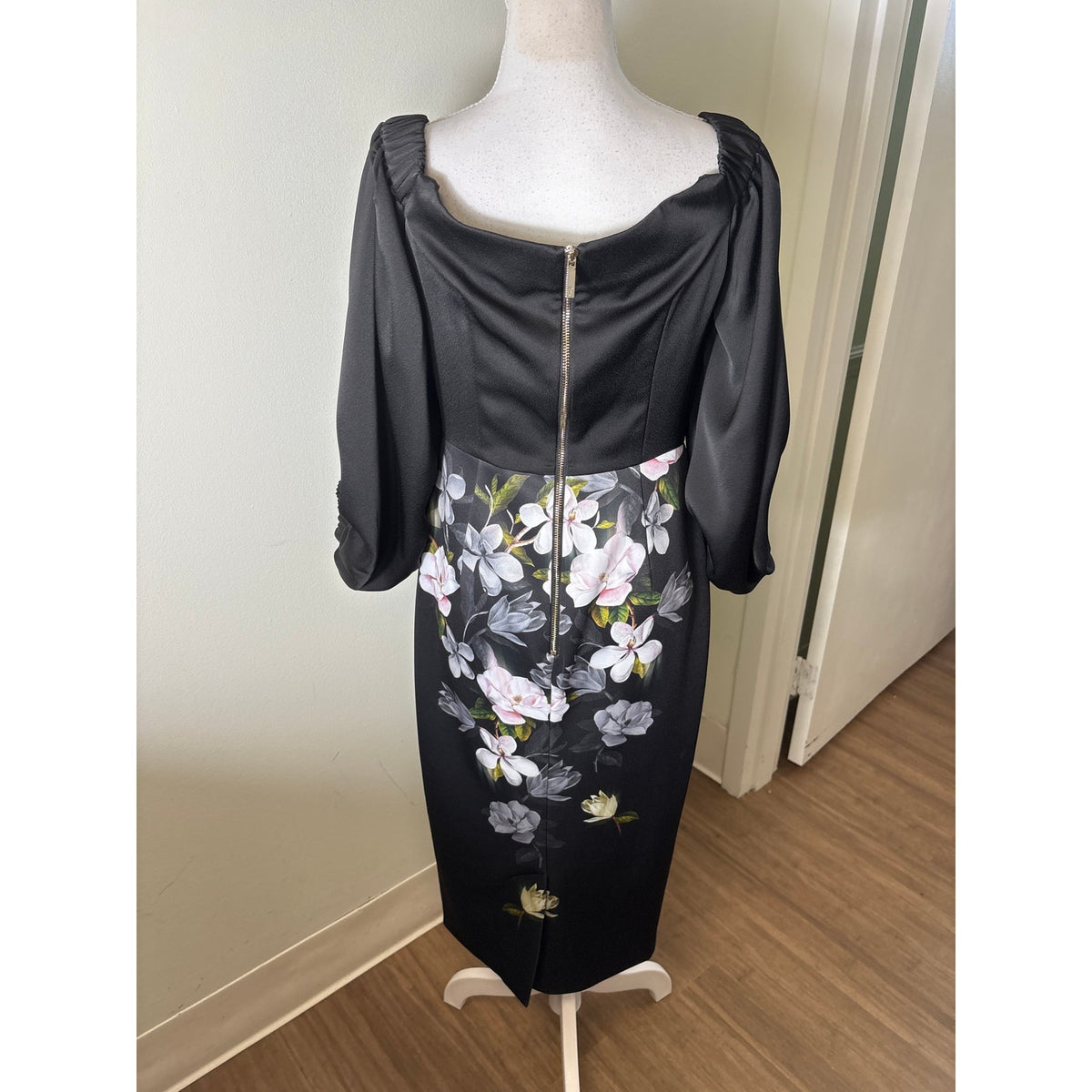 Ted Baker London Black Floral Off the Shoulder Long Puff Sleeve Dress Sz 2