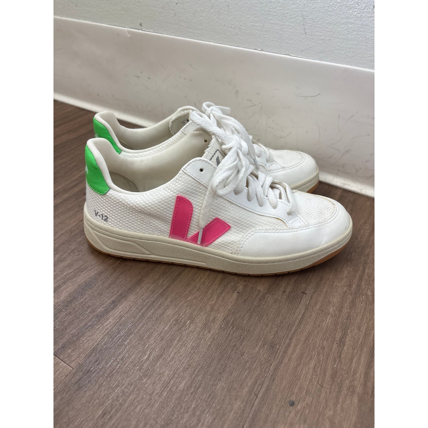 Veja White Pink Lace Up Tennis Shoe Sz 9