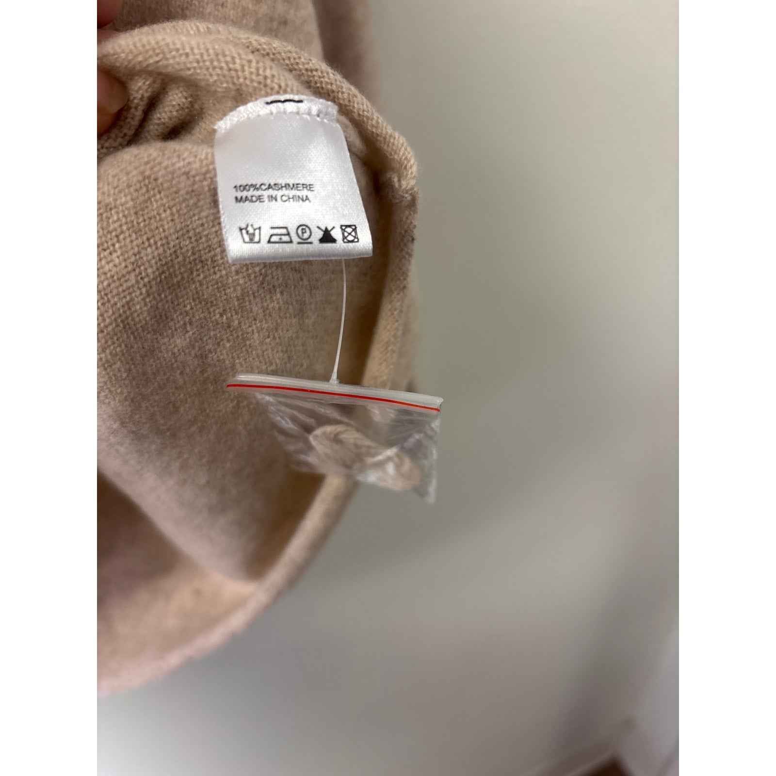 NWT Pink Pineapple Beige Long Sleeve "Vail & Veuve" Cashmere Sweater Sz L