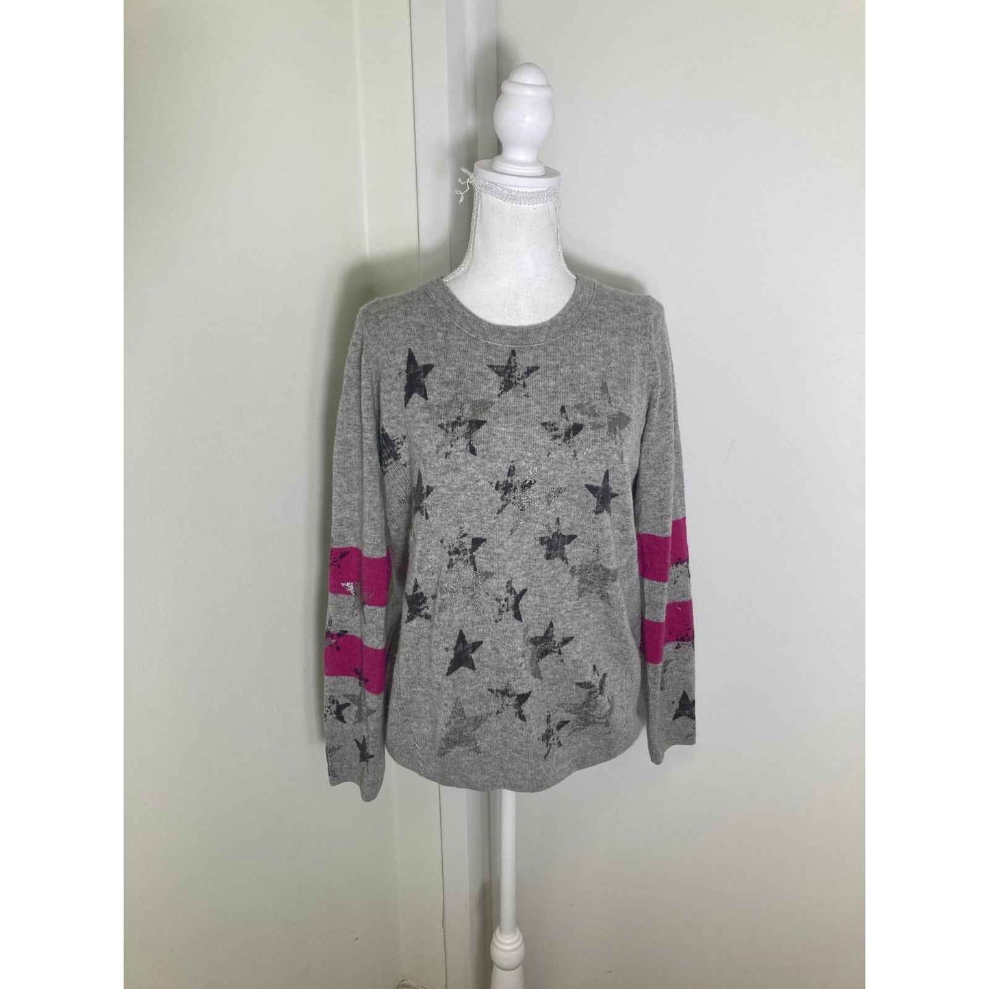 L+t Gray Star W Pink Stirpe Sleeve Sweater Sz M