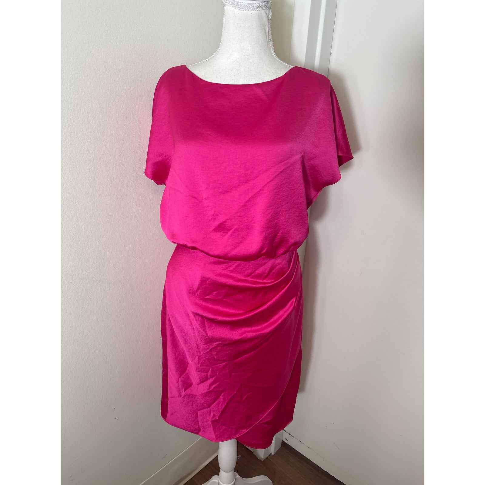 Trina Turk Hot Pink Blouson Cap Sleeve Dress with Ruched Skirt Sz 4