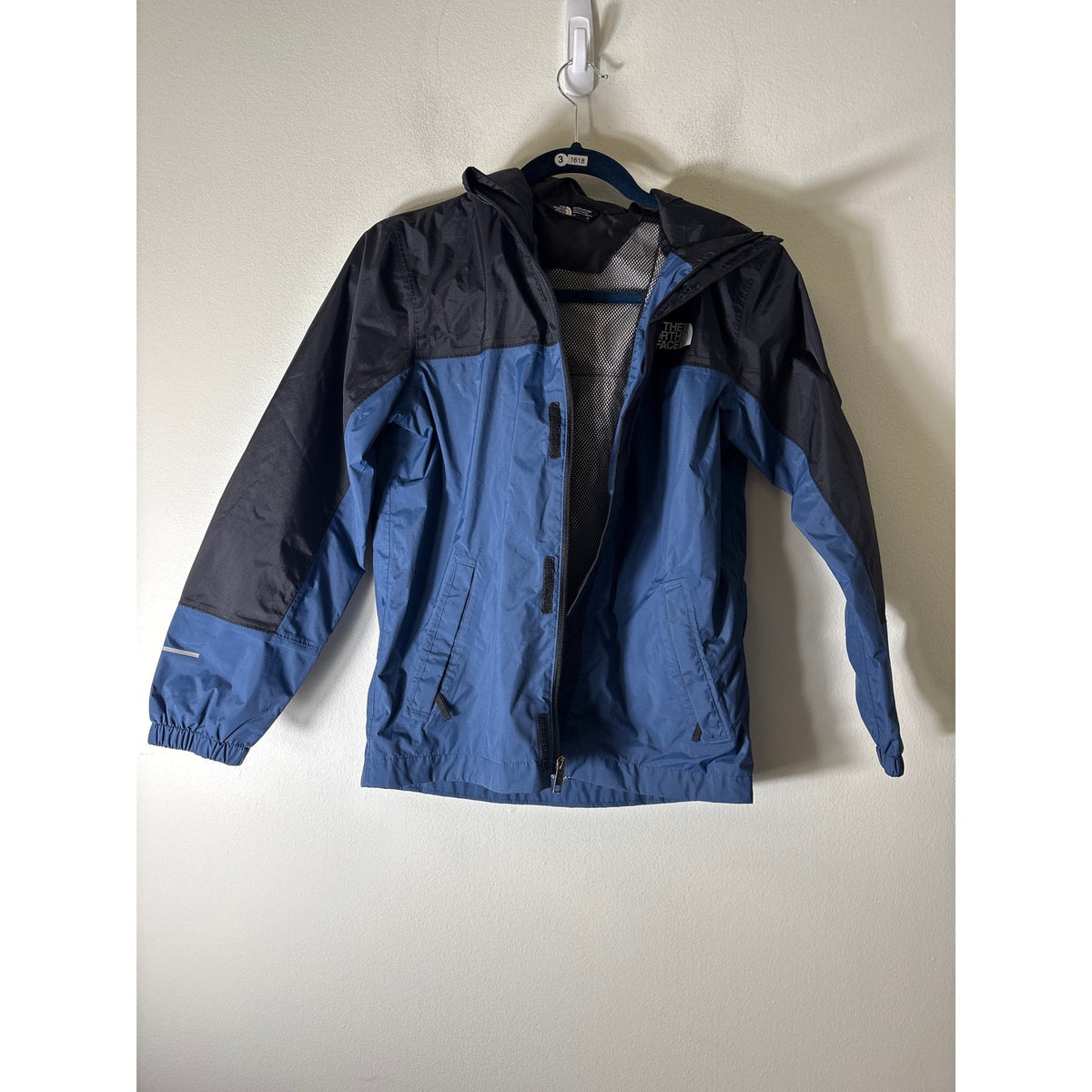 Boys North Face Navy and Black Rain Jacket Sz L