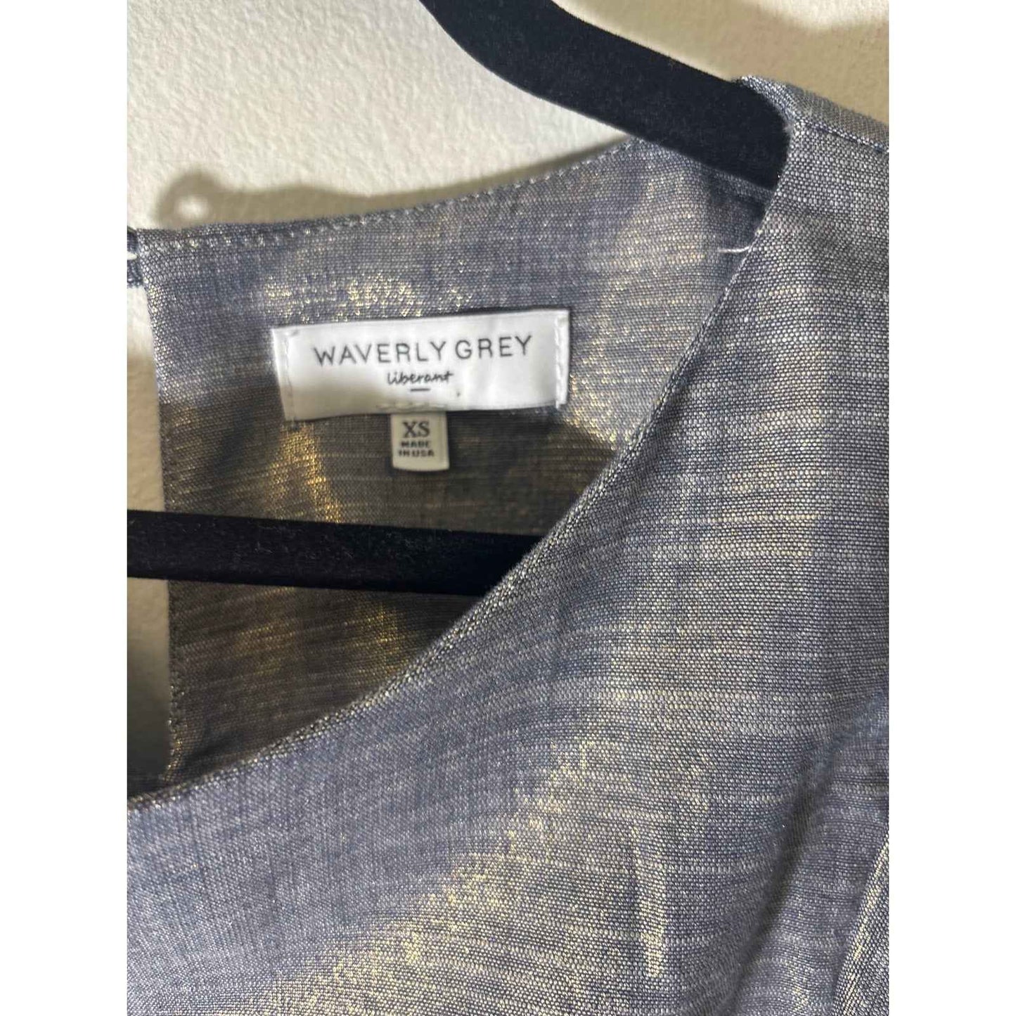 Waverly Gray Metallic Silver Flutter Sleeve Box Cut Shirt Sz XS