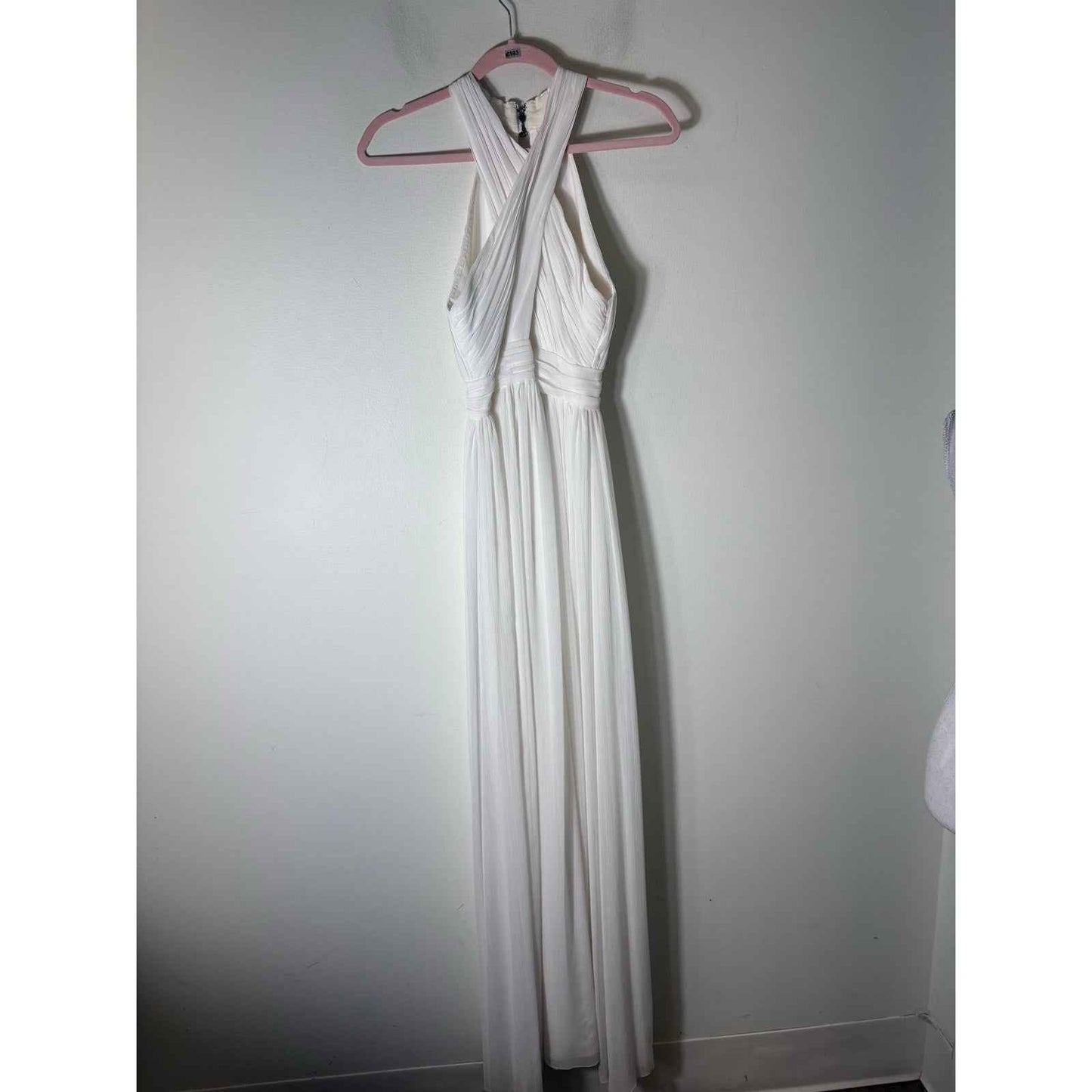 Alice + Olivia White Halter Style Flowy Backless Evening Gown Sz 2