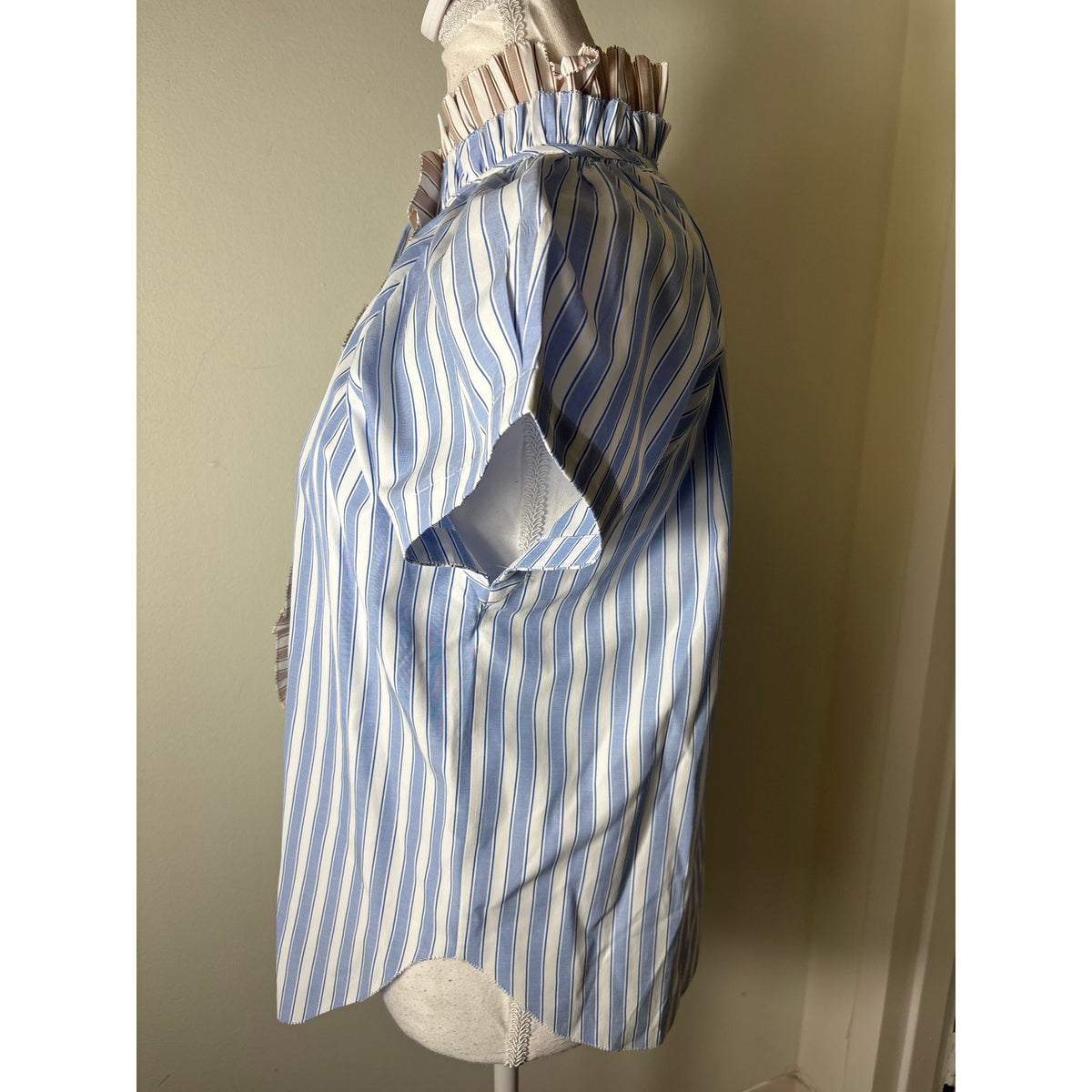 Sundays Blue Tan Stripe Cap Sleeve Button Up Ruffled High Collar Sz S